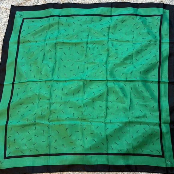 Authentic YSL silk scarf - Picture 5 of 10